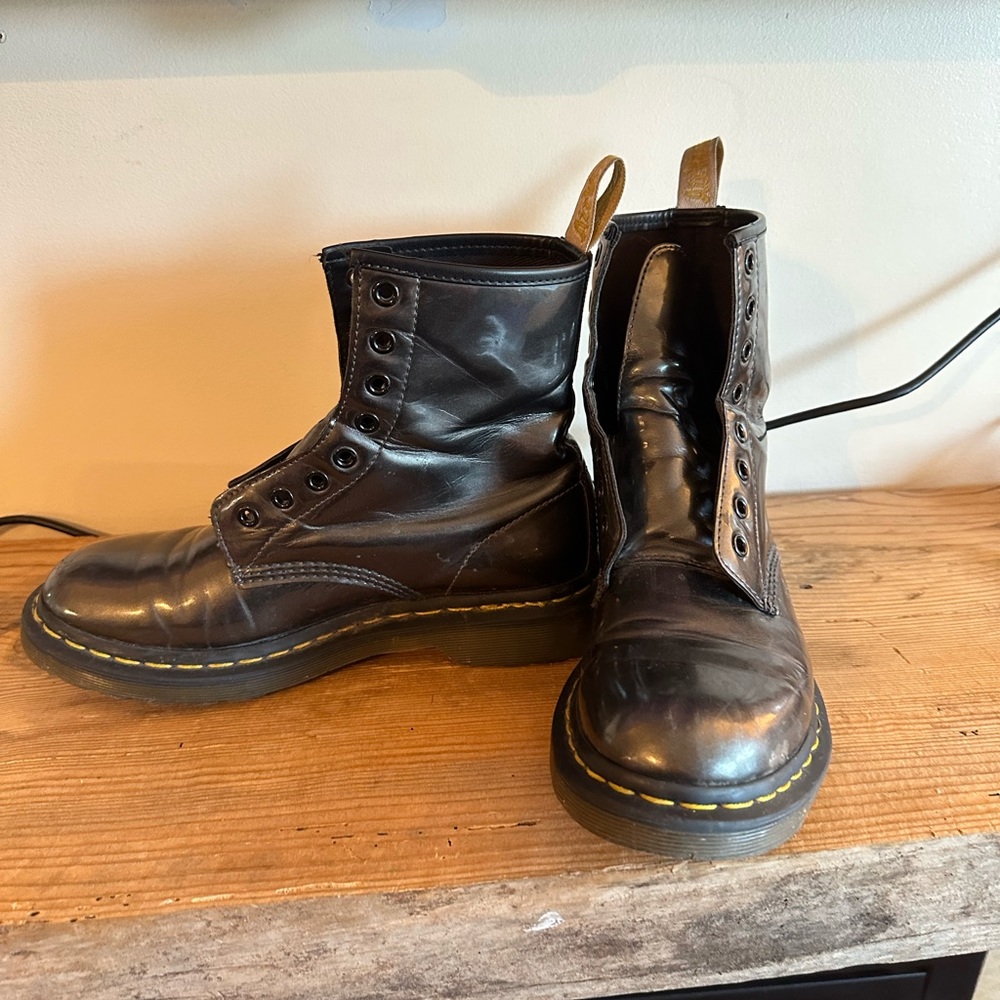 Gray dr martens used condition